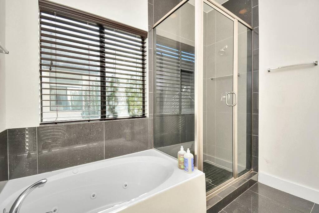3Br/3.5Ba Three Story East Downtown Townhouse With View Villa Houston Exterior foto